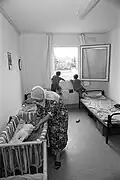 Im Jahr 1993 in München: Frau und Kinder in einem Asylbewerberheim.