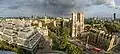 Westminster Abbey ist die Kirche rechts. Dort werden die englischen Könige gekrönt.