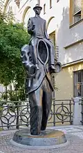 Statue über den Schriftsteller Kafka, der auf Deutsch geschrieben hat