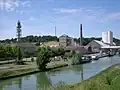 Auch dies ist eine Raffinierie, aber für Zucker.