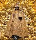 Dieses Kleid trägt die Schwarze Madonna jeweils an Ostern.