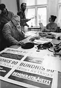 Als man im Jahr 1990 in der DDR frei wählen durfte, schlossen sich zwei vorherige Widerstandsgruppen zum Bündnis 90 zusammen.