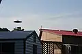 Dieses „UFO“ kann auch ganz einfach ein runder Gegenstand sein, der in die Luft geworfen wurde.