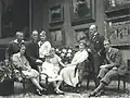 Im Jahr 1930: Die Familie Krupp war eine der reichsten Familien in Deutschland. Ihr Unternehmen produzierte Stahl.