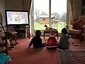 Ein Fernseher verursacht eine Lautstärke von etwa 60 Dezibel.