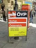 Dieses ÖVP-Plakat wirbt für mehr Polizei und sichere Grenzen.