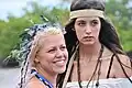 Zwei Hippie-Frauen von heute