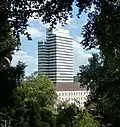 Das Rathaus befindet sich in einem modernen Hochhaus.