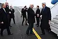 Außenminister Steinmeier begrüßt seinen Kollegen aus den USA, John Kerry.