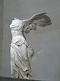 Die Nike von Samothrake ist eine Skulptur der Siegesgöttin Nike.