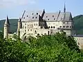 Die Burg Vianden ist eine von vielen Burgen Luxemburgs.