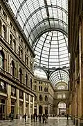 Die Galleria Umberto I ist eine Einkaufspassage.