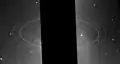 Der Neptun hat Ringe, sie sind aber schwächer als die dickeren des Saturn.
