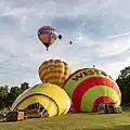 Bei Heißluftballon geht es nicht so sehr darum, irgendwo anzukommen: Vor allem genießt man die Fahrt.