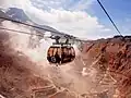 Dank Seilbahnen kommt man sogar ins Gebirge, ohne klettern zu müssen, wie hier in Japan.
