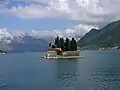 In der Bucht von Kotor: die Insel des Heiligen Georg mit Resten eines Klosters