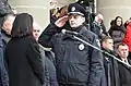 Hier wird ein Polizist in der Ukraine vereidigt.