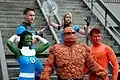 Hier hat man sich verkleidet als die Fantastischen Vier und als der weibliche Hulk.