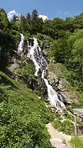 Der Todtnauer Wasserfall im Schwarzwald: Dies ist die oberste Stufe. Das Wasser fällt 60 Meter tief.