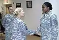 Ann Dunwoody, links, wurde als erste eine amerikanische Generalin mit vier Sternen.