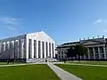 Im Jahr 2017 wurde an der documenta ein Tempel aus Büchern aufgestellt.