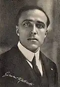 Giacomo Matteotti war sozialistischer Politiker. Er klagte im Jahr 1924, dass die Faschisten bei Wahlen betrogen hätten. Elf Tage später haben sie ihn ermordet.