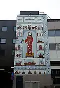 Auf einer Mauer in der niederländischen Stadt Nimwegen