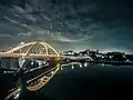 Die Binondo-Intramuros-Brücke in der Nacht