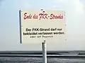 Dieses Schild in Schleswig-Holstein kündigt an, dass der Nacktstrand endet.