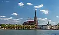 Der Schweriner Dom und die Altstadt liegen direkt am Pfaffenteich.