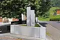 Ebenso dieser Brunnen.