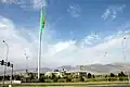 Dieser Flaggenmast in der Hauptstadt ist 133 Meter hoch.