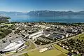 In der Stadt Lausanne am Genfersee steht die Eidgenössische Technische Hochschule der Romandie.