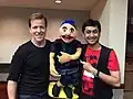Ein bekannter indischer Bauchredner, Satyajit Padhye. Links steht Jeff Durnham aus den USA.