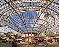 Eine Bahnstation in England, aus dem Jahr 1903: Die Fenster lassen viel Licht durch.