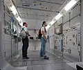 In einer Ausstellung: Dies ist ein nachgebautes ISS-Modul von innen.
