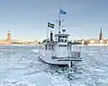Eine Fähre auf einem See in Schweden