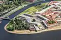 Die Peter-und-Paul-Festung. Das ist eines der ersten Gebäude der Stadt.
