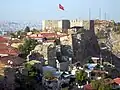 Die Grundmauern der Festung in der Altstadt sind weit über 2.000 Jahre alt.