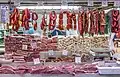 Fleischwaren und Würste auf einem Markt in Brasilien