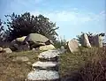 Eine Stätte mit großen Steinen auf der Insel Rügen