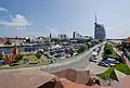 Das Klimahaus, hinten rechts, erklärt Wissenschaft über das Klima.