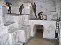In einem Salzbergwerk wird das Salz aus der Erde gegraben.
