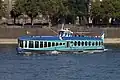Heute heißen manche Schiffe wie der Wal. Hier ist ein Ausflugsschiff auf dem Rhein.