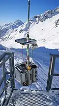 Mit dieser Seilbahn wird Sprengstoff transportiert. So kann man kontrolliert eine Lawine auslösen.