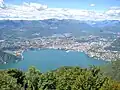Blick auf Lugano vom Berg Sighignola aus. Der liegt auf der Grenze zu Italien.