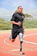 Ein einbeiniger Sportler bei den Paralympischen Spielen