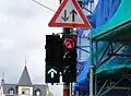 Pfeile machen deutlich, für welche Fahrtrichtung die Ampel gilt.