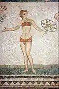 Eine Art von Bikini auf einem alten römischen Mosaik