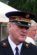 Bei der Heilsarmee, einer Freikirche, hat man Uniformen wie bei der Armee.